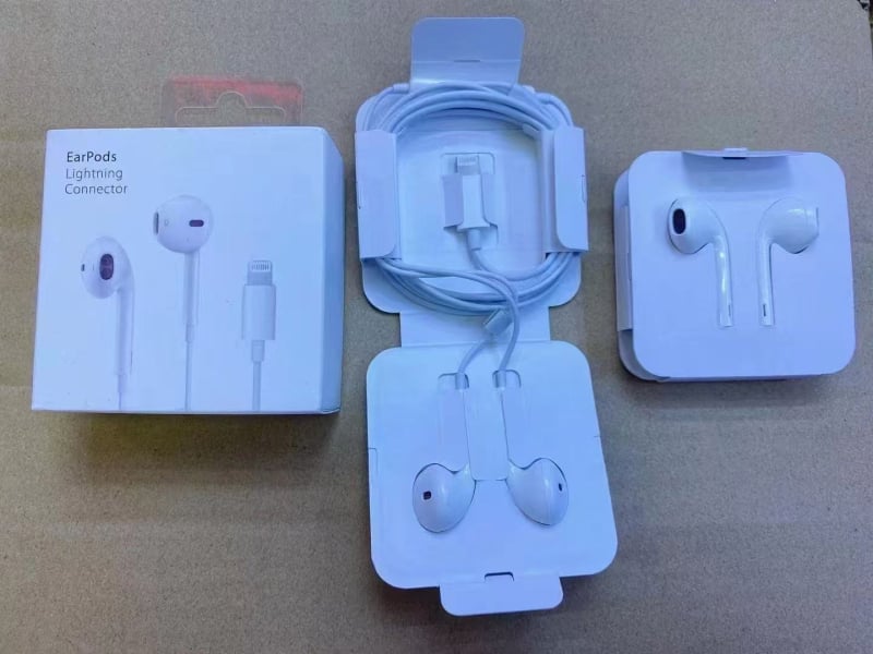 iekšējās auss ar kabeli austiņas ar iebūvētu vadību, dinamisks draiveris, troksņu samazināšana, spēcīgs bas, saderīgas ar iOS