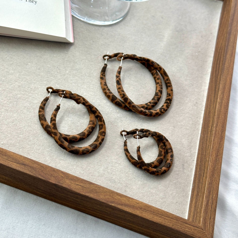 HLZ дамски кръгли обици с леопардов принт, есен 2025, модерен стил, материал: сплав, технология на обработка: инжекционно производство