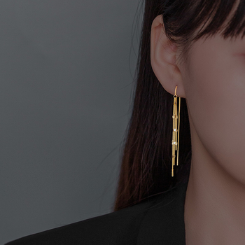 Under the banyan tree – Ezüst S925 fülbevalók hosszú tassellel, formák: hullám, csepp, csillag, geometriai; stílus: hideg szél; nyár 2024