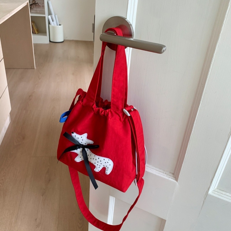 Crossbody torba u stilu ulične mode, od najlona, vodoravno kvadratnog oblika, zatvaranje šnurnom, unutarnja pretinica za telefon