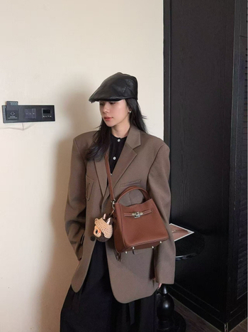 Kelly táska – városi minimalizmus, PU bőr, bélés: valódi bőr, téli 2025, mindennapos használat