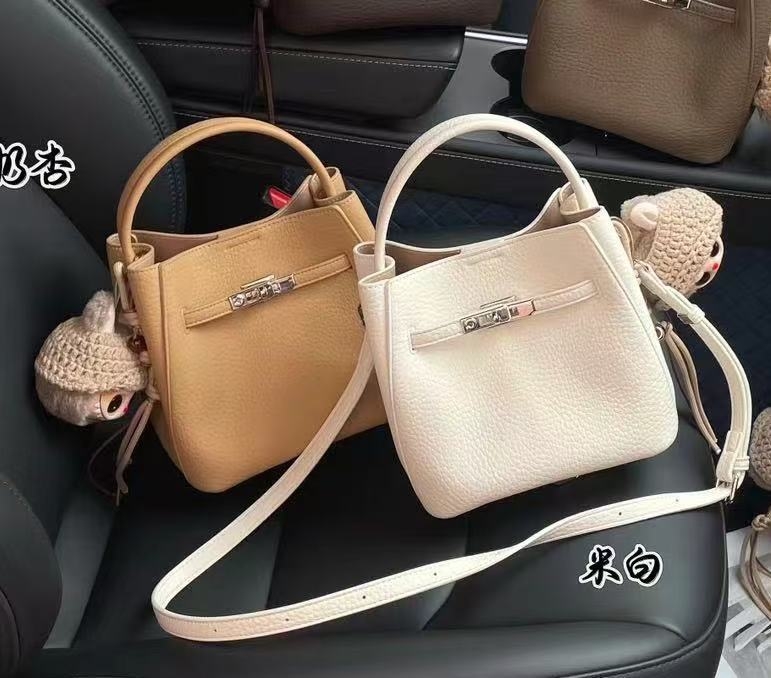 Kelly táska – városi minimalizmus, PU bőr, bélés: valódi bőr, téli 2025, mindennapos használat