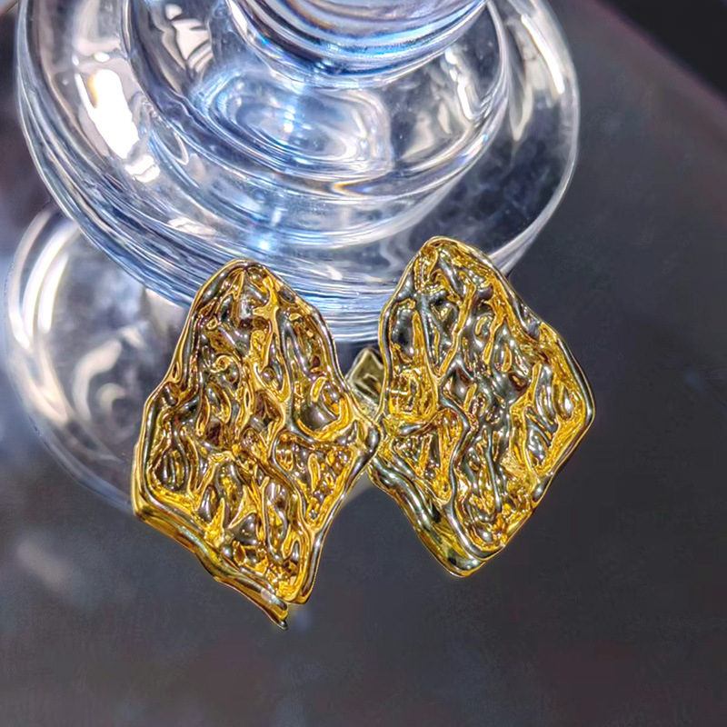 Naušnice od bakra, oblici vala i romba, galvanizirani premaz, lagani luksuzni stil za žene.