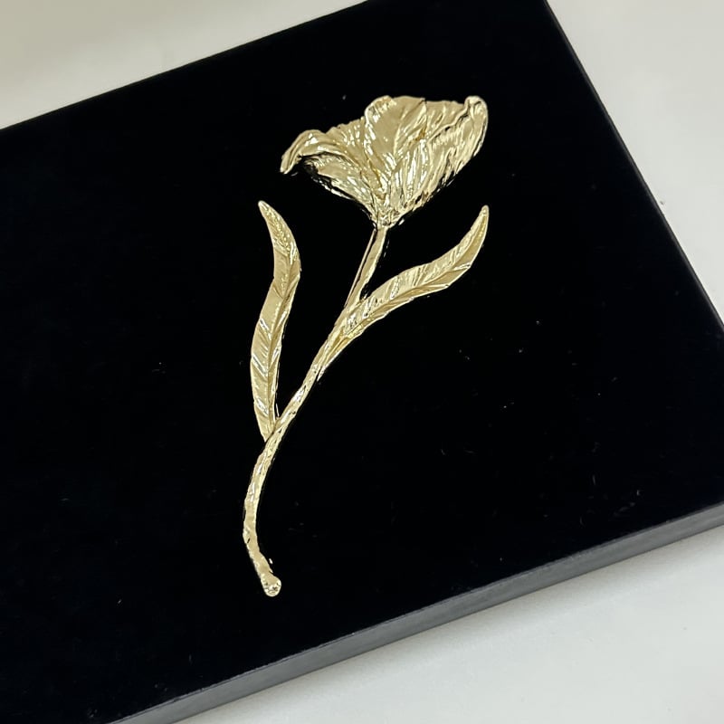 Broš: legura, oblik cvijeta, elektroplatiranje, dekoracija