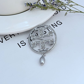 Fém korzásgyűrű medál gyöngyökkel és gyémánt-díszítésű kör alakú brokkal, elektroplattált felület, testreszabható, 2024 tavasz