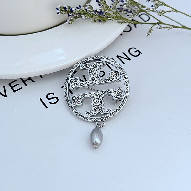 Fém korzásgyűrű medál gyöngyökkel és gyémánt-díszítésű kör alakú brokkal, elektroplattált felület, testreszabható, 2024 tavasz