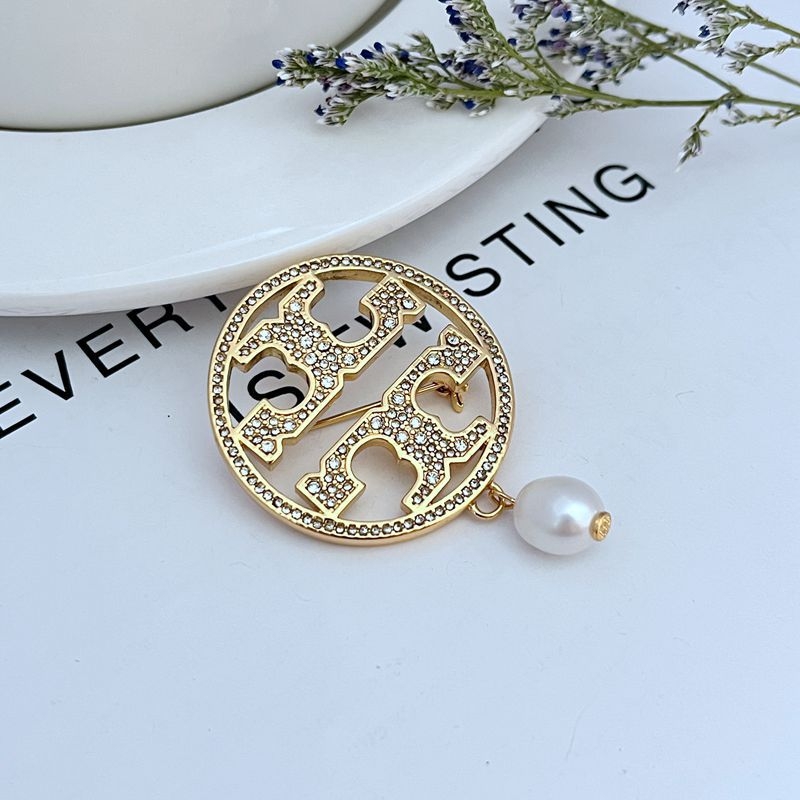 Fém korzásgyűrű medál gyöngyökkel és gyémánt-díszítésű kör alakú brokkal, elektroplattált felület, testreszabható, 2024 tavasz