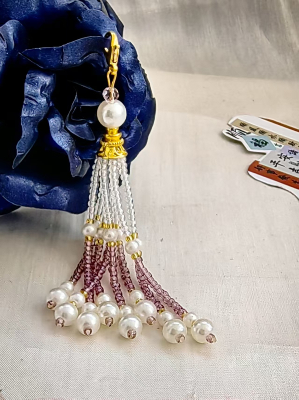 Kézzel készített gyöngyös bojtok ékszer alkatrészek – Anyag: gyöngyök, Szövési technika, 2024 nyár, Stílus: friss és édes