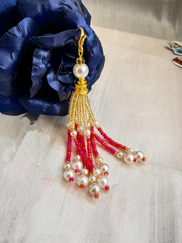 Kézzel készített gyöngyös bojtok ékszer alkatrészek – Anyag: gyöngyök, Szövési technika, 2024 nyár, Stílus: friss és édes