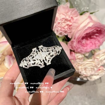 Zirkon köves kitűző kapocs alakú csepp, NVNV THUI, felület gyémánt vágott, francia retro stílus