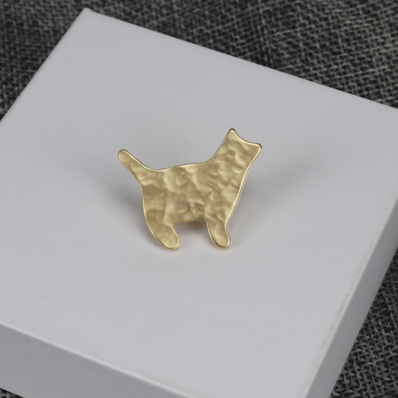 Kitűző ötvözetből, állatmotívummal, elektroplatált felülettel, nőies retro stílusú dísz