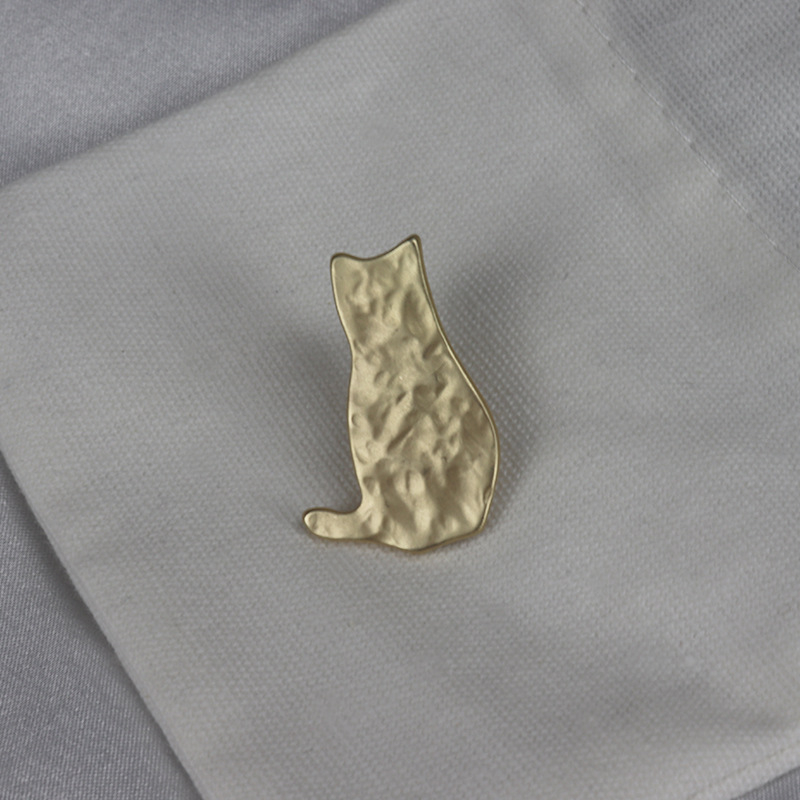 Kitűző ötvözetből, állatmotívummal, elektroplatált felülettel, nőies retro stílusú dísz