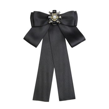 Lapelipin: haunsšuto mustriiga lille, pärl ja kristall, käsitöö, naiselik Koreaarsti stiil, kangas, alumiin lisandid kividega