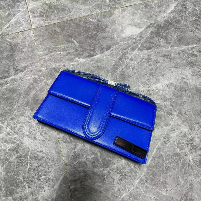 Ženska PU torbica za rame, mala kvadratna crossbody torba s kapkom zatvaranja i džepom za telefon, proljeće 2024