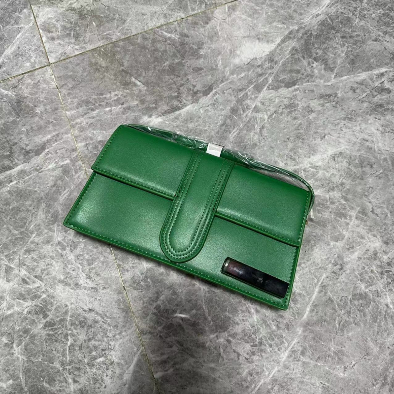 Ženska PU torbica za rame, mala kvadratna crossbody torba s kapkom zatvaranja i džepom za telefon, proljeće 2024
