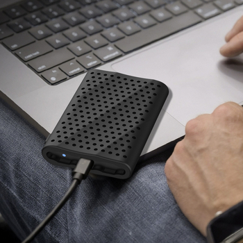 Szilikon tok Samsung T9 SSD-hez – ütésálló, rezgésvédő, hőelvezetés; Modell T9; Pánttal a hordozáshoz