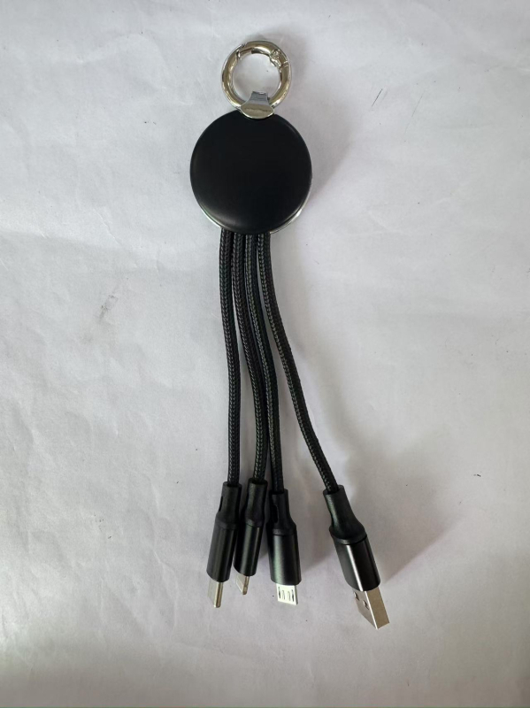 Cablu 4 în 1 pentru date și încărcare cu breloc – Lightning, Micro USB și Type-C; splitter 1 la 3; indicator luminos; cablu din țesătură; putere maximă 5W