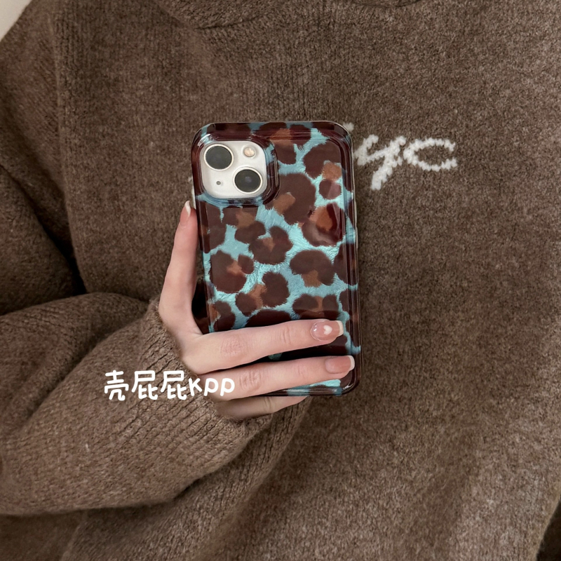 Carcasa pentru iPhone 16 Pro Max cu corp rigid, design în relief, protecție anti-cădere, stil Ins, cu lanț de mână și bilă de blană