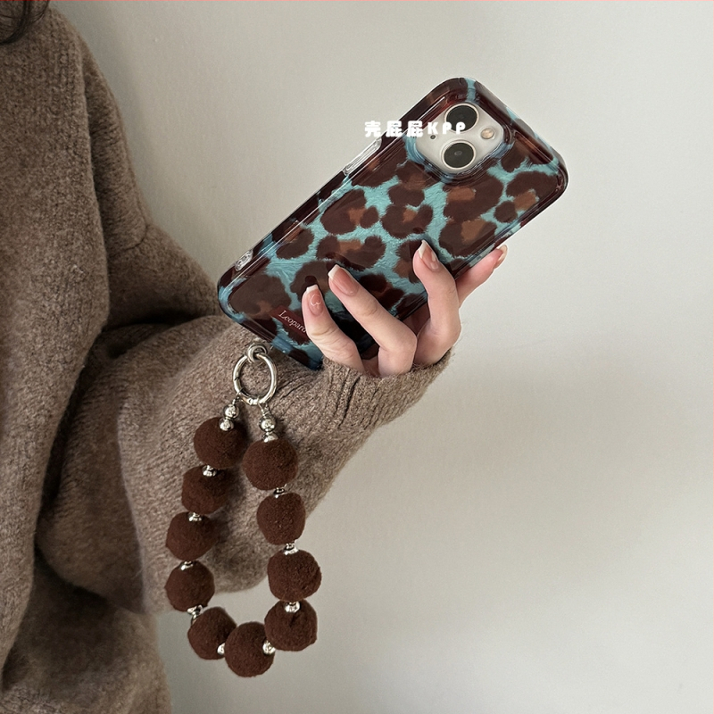 Aizsargājošā lieta iPhone 16 Pro Max ar cietu korpusu, reljefa dizains, kritiena aizsardzība, Ins stils, ar rokas siksnu un pūkaino bumbiņu