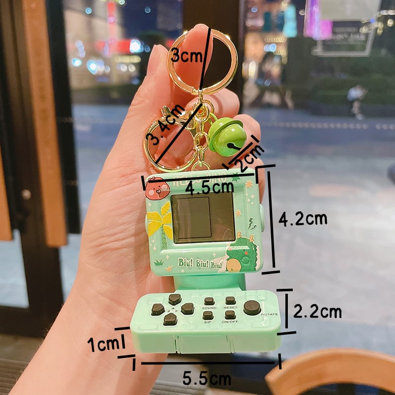 Metalni ključni lančić s motivom arkadnog joysticka i Tetrisa – slatka studentska privjesak