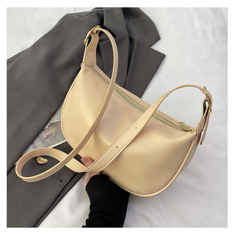 PU dumpling torba, crossbody s jednim remenom, zatvarač, poliester podstava, ulični stil