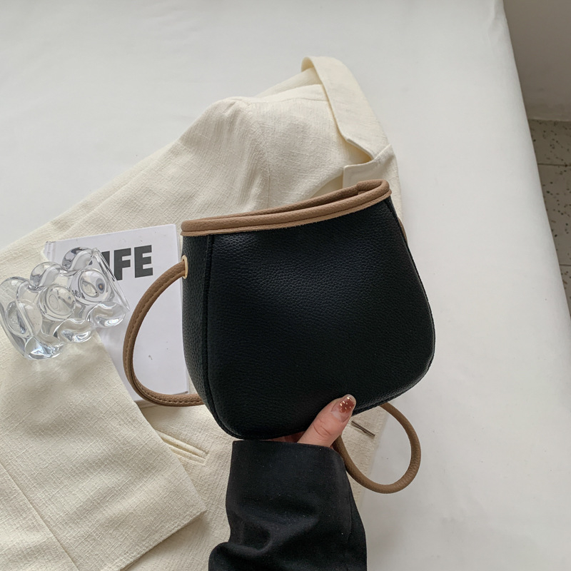 PU mala kvadratna crossbody torba sa zipom, džep za telefon, poliester podstava, gradski stil, proljeće 2025