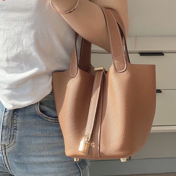 Bucket torba od prave kože, koža prvog sloja, gradski minimalistički stil, podstava od prave kože