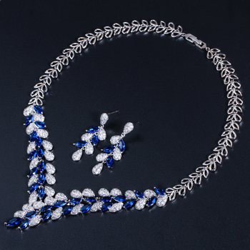 Cirkon fülbevaló és nyaklánc készlet, női brit retro stílus, virágos mintázat, gyártási szám T0131