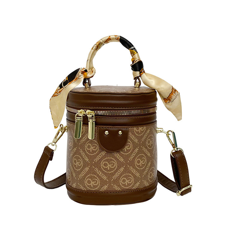 Bucket bag od PU materijala, gradski minimalistički stil, ovalni oblik, zatvaranje na zip, torba s poklopcem