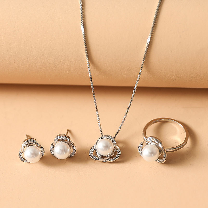 Ékszerszett: ötvözetből készült nyaklánc, fülbevaló és karkötő, bambusz lánccal, gyümölcs mintázattal, elektroplating bevonattal; uniszex, modern üzleti stílus; testreszabható magánmárkával