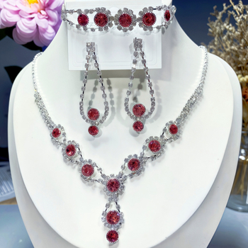 Három darabos ékszerszett: nyaklánc, fülbevaló, karkötő rhinestones-szal, claw lánc, virágos minta, elektroplattolt felület, 2025 ősz