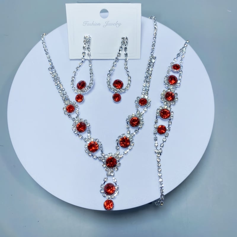 Három darabos ékszerszett: nyaklánc, fülbevaló, karkötő rhinestones-szal, claw lánc, virágos minta, elektroplattolt felület, 2025 ősz