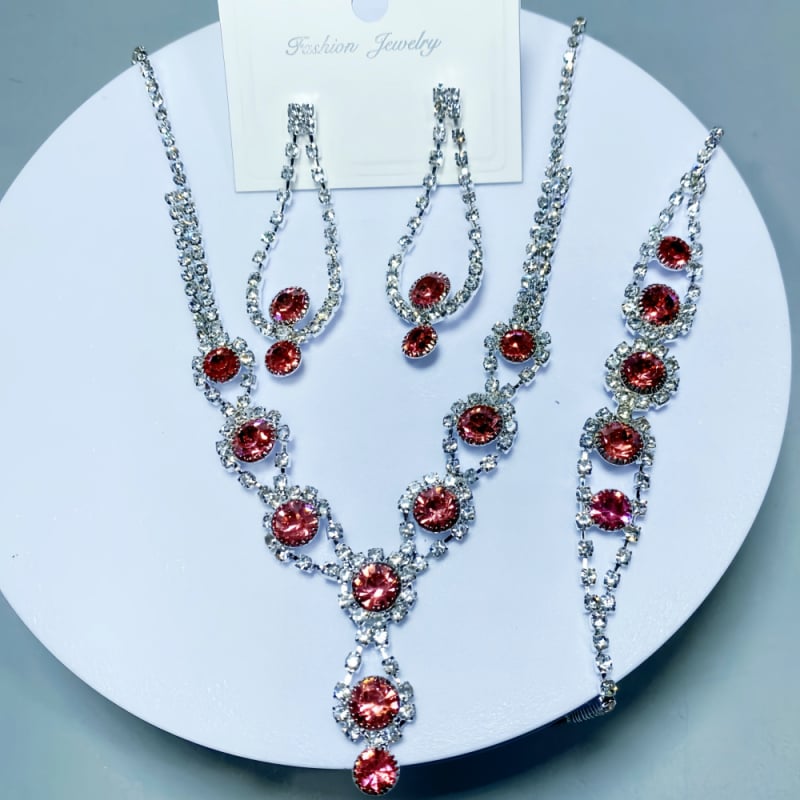 Három darabos ékszerszett: nyaklánc, fülbevaló, karkötő rhinestones-szal, claw lánc, virágos minta, elektroplattolt felület, 2025 ősz