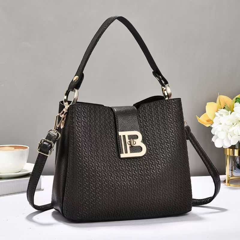 Geantă de umăr bucket din PU, stil urban minimalist, închidere cu lacăt, buzunare interioare pentru telefon și documente