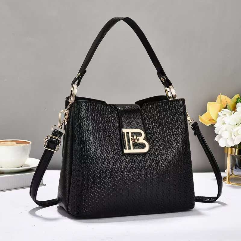 Geantă de umăr bucket din PU, stil urban minimalist, închidere cu lacăt, buzunare interioare pentru telefon și documente