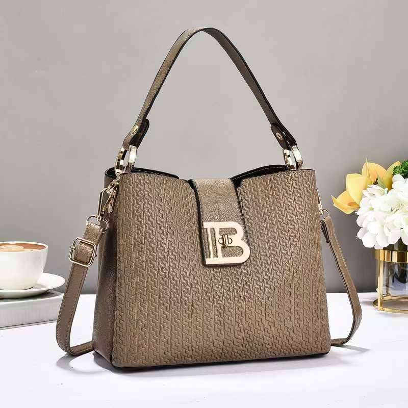 Geantă de umăr bucket din PU, stil urban minimalist, închidere cu lacăt, buzunare interioare pentru telefon și documente