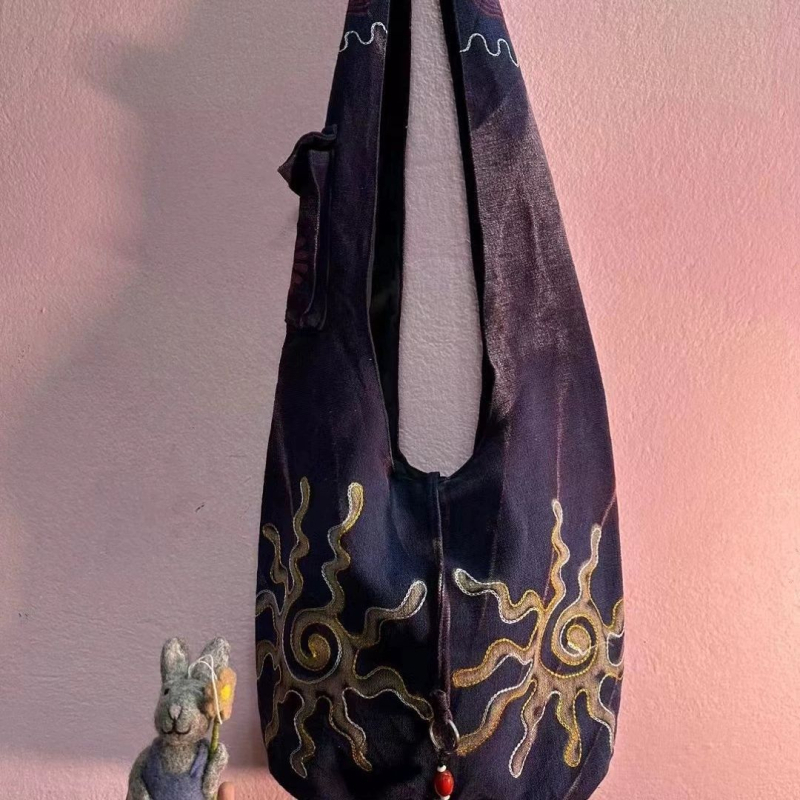 Geantă bucket brodată unisex cu curea crossbody (material PU, căptușeală din bumbac, stil bucket, primăvara 2025)