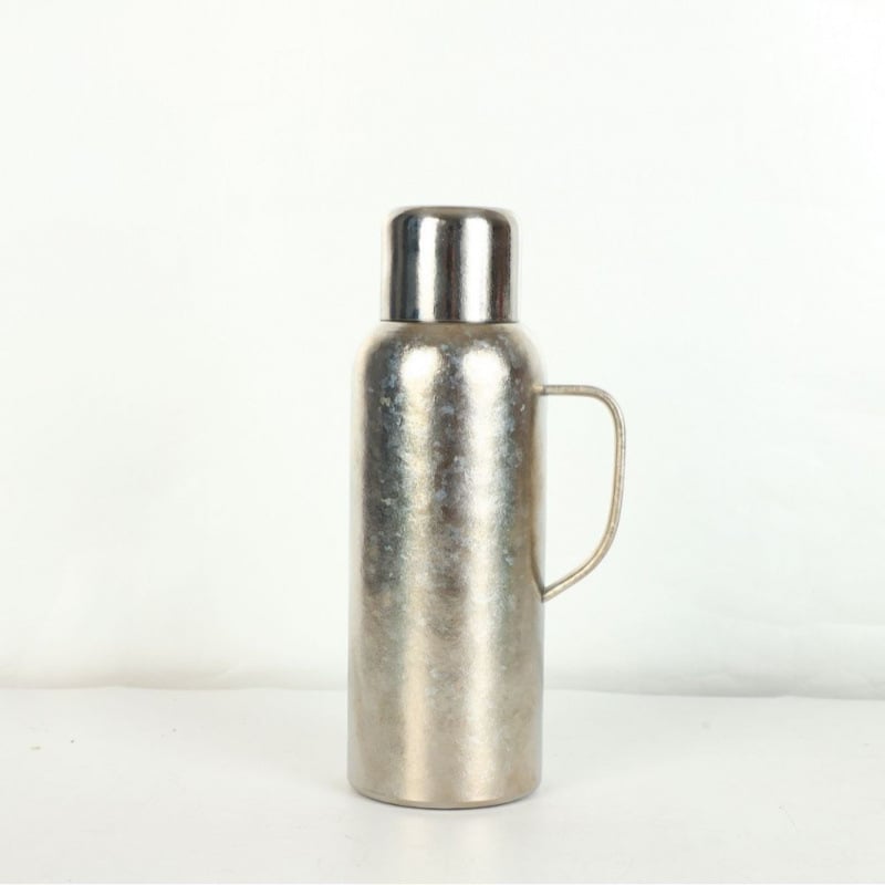 Titánból készült izolált termosz fogantyúval, nagy kapacitás, 6-12 órás szigetelés