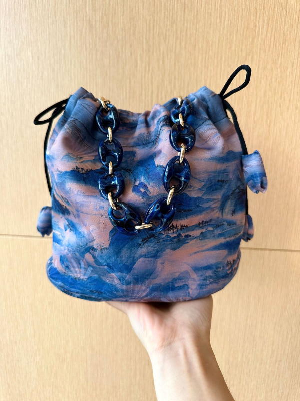 Geantă bucket crossbody în stil național-literar, material poliester, căptușeală poliester, închidere magnetică, buzunar interior cu fermoar