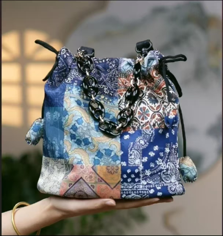 Geantă bucket crossbody în stil național-literar, material poliester, căptușeală poliester, închidere magnetică, buzunar interior cu fermoar