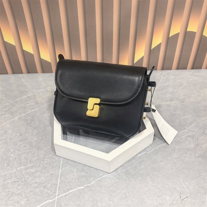 Geantă crossbody din piele naturală, siluetă pătrată, închidere cu lacăt, buzunar intern cu fermoar laminat, curea de umăr cu o singură curea