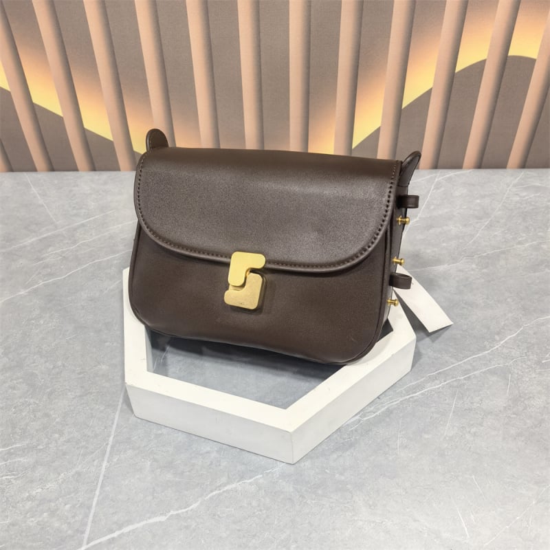 Geantă crossbody din piele naturală, siluetă pătrată, închidere cu lacăt, buzunar intern cu fermoar laminat, curea de umăr cu o singură curea