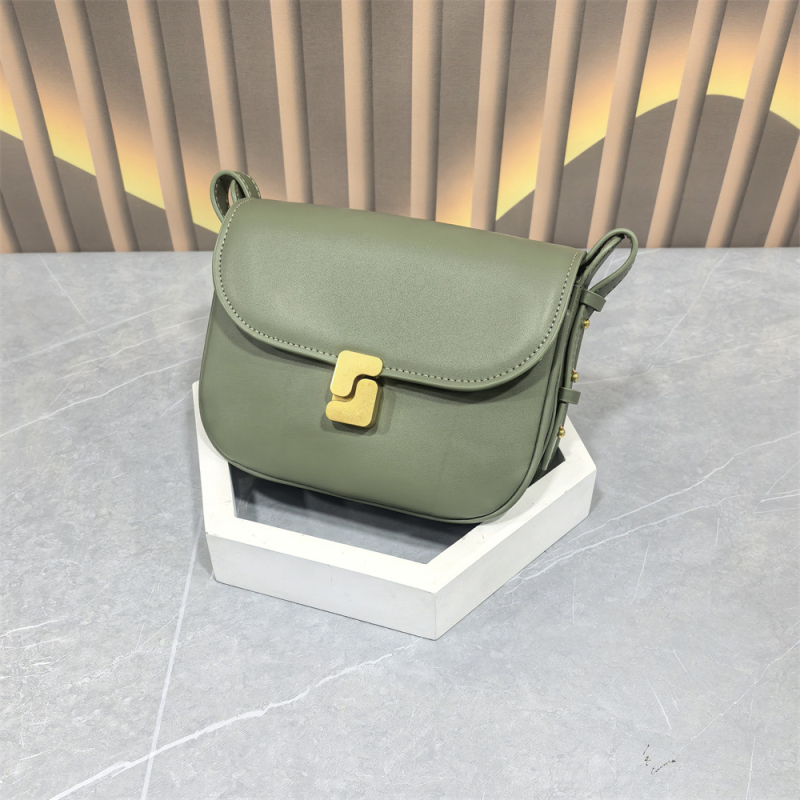 Geantă crossbody din piele naturală, siluetă pătrată, închidere cu lacăt, buzunar intern cu fermoar laminat, curea de umăr cu o singură curea