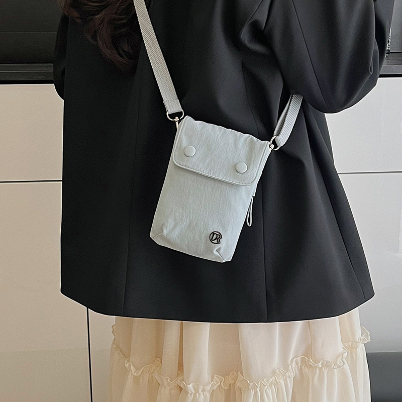 Desire mala nylon torbica za telefon preko ramena s 5 pretinaca, uspravni kvadratni oblik, zatvoren otvor, poliester podstava, džep za ID, gradski stil ulične mode, izdanje ljeta 2025