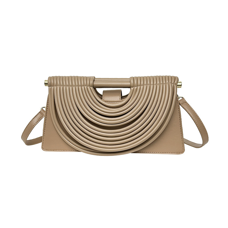 Crossbody torba od PU materijala, horizontalnog kvadratnog oblika, zatvaranje s poklopcem, skriveni džep na zip, jedna naramenica