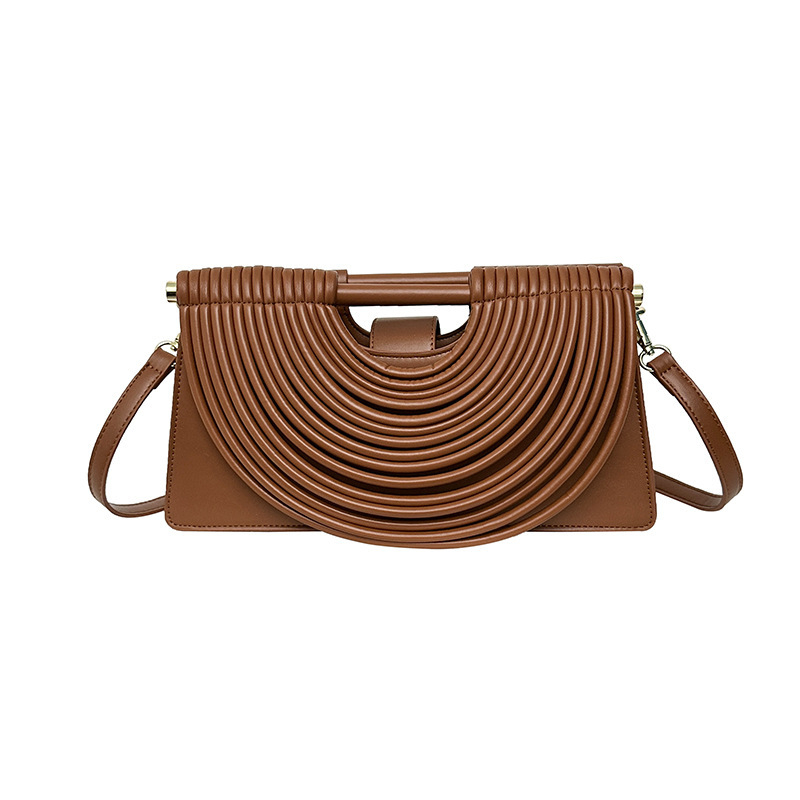 Crossbody torba od PU materijala, horizontalnog kvadratnog oblika, zatvaranje s poklopcem, skriveni džep na zip, jedna naramenica