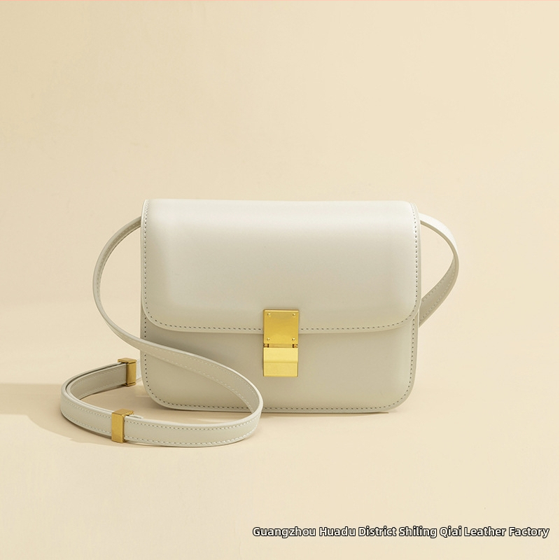 PU kožená taška cez rameno, malý štvorcový tvar, vertikálna silueta krabičky, s viečkom, zapínanie na západku, polysterová podšívka