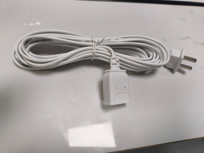 Iekštelpu uzraudzības kamera ar divām optikām un nakts redzi; PTZ: 355° horizontāli, 75° vertikāli, ātrums 20°/s; Strāvas padeve DC5V; Sienas stiprinājums.