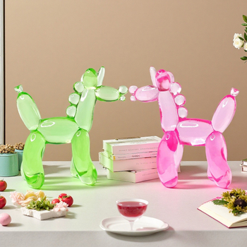 Pastoraálny živicový mini ornament zvierat: psia figúrka s priehľadnou mikro scénou jednorožca