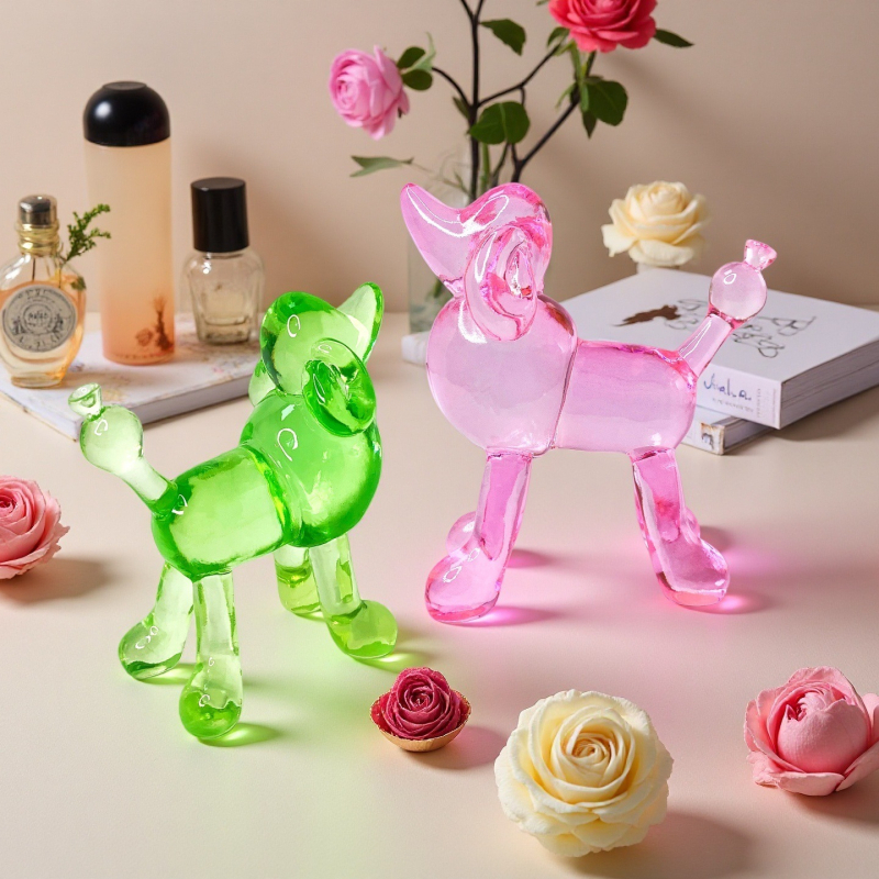 Pastoraálny živicový mini ornament zvierat: psia figúrka s priehľadnou mikro scénou jednorožca